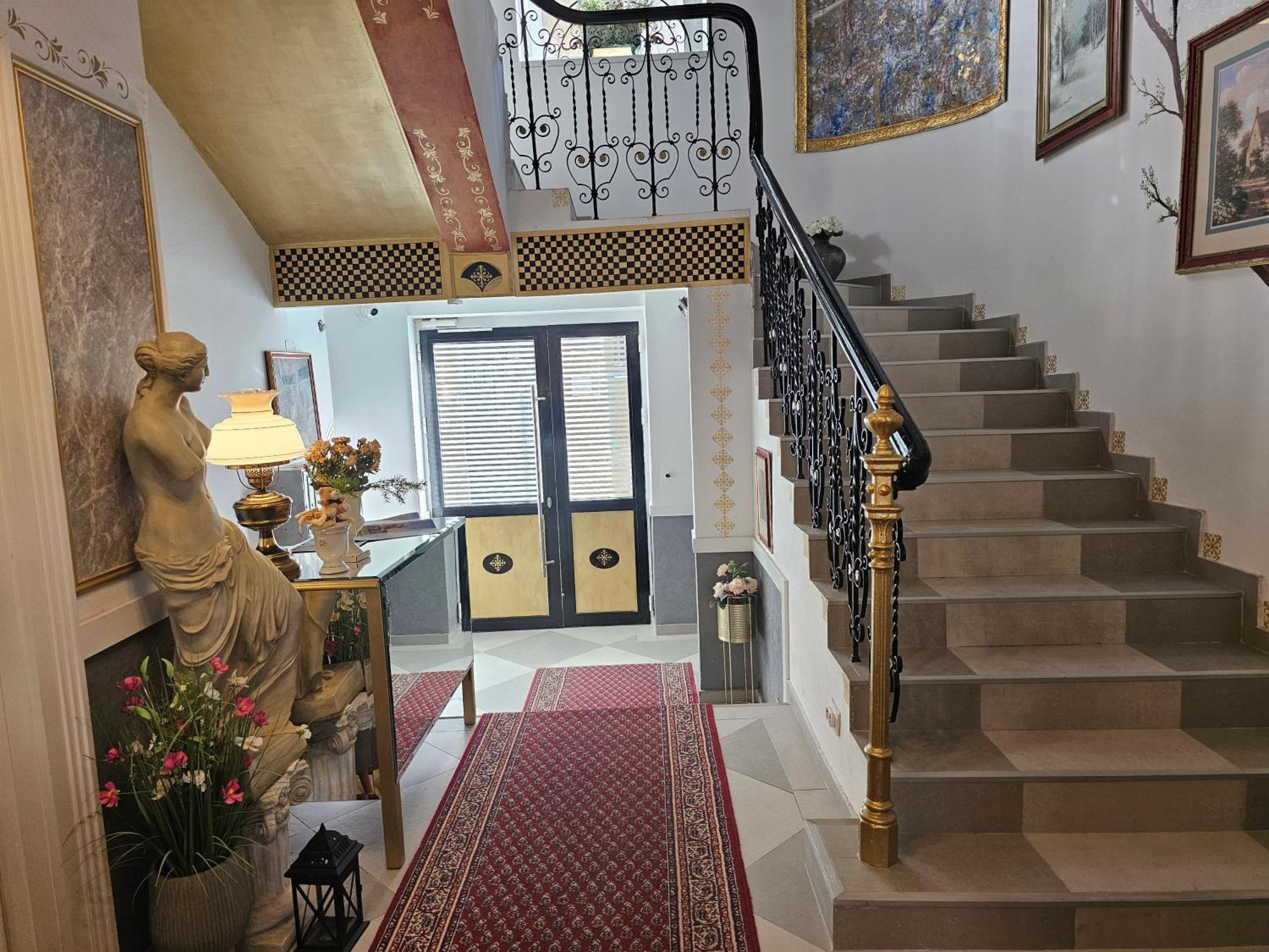 Vansvel Royal Boutique Apartment 2 Belgrad Exterior foto